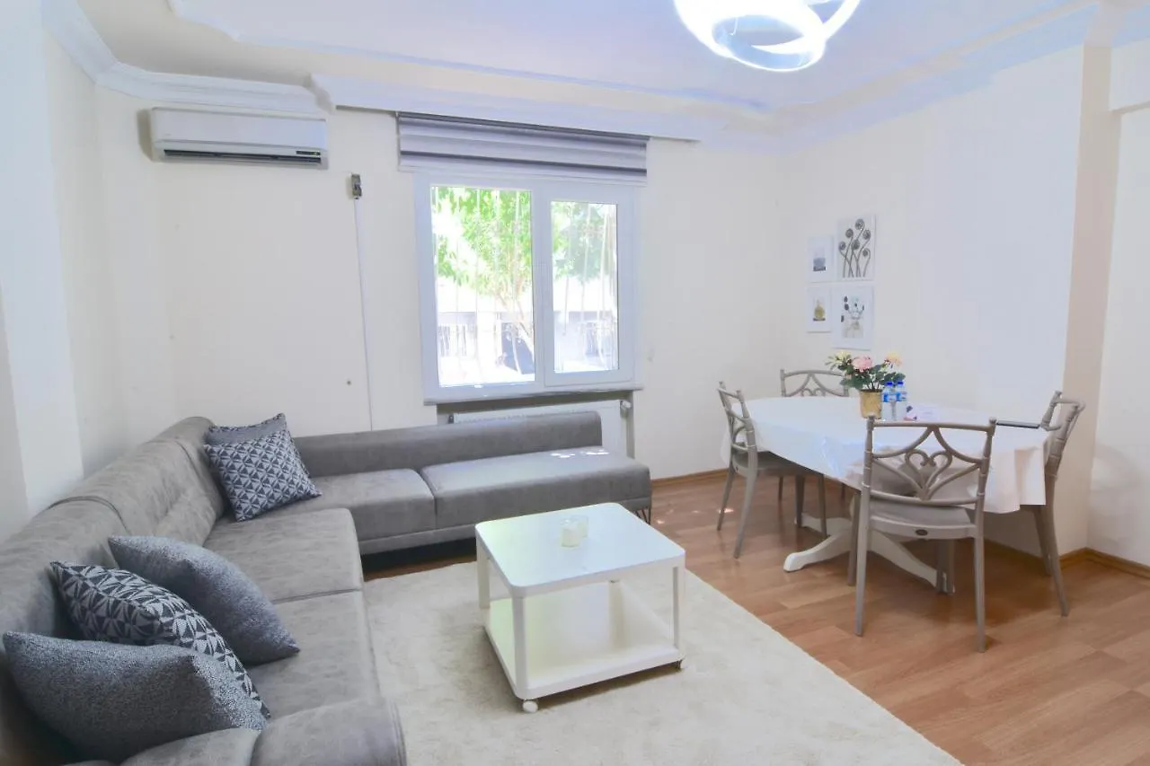 Cozy 3Br Retreat Modern Comfort Istanbul
